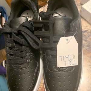 Time and Tru Black Memory Foam Shoes